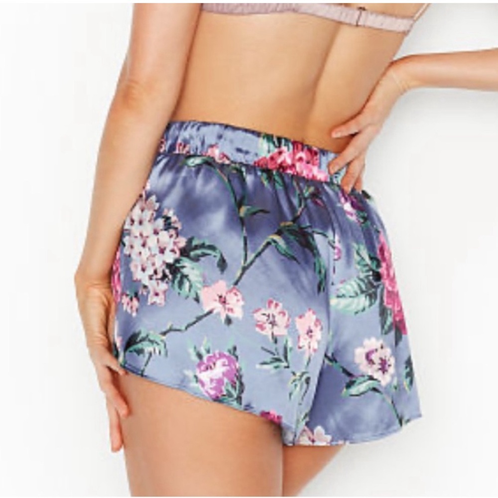 💕 VICTORIA’S SECRET floral shorts satin slit front blue purple red vintage look